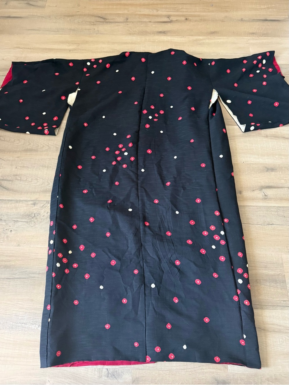Authentic Vintage Japanese Black & Red Tsumugi Silk Shibori Kimono Robe Jacket - Picture 4 of 4